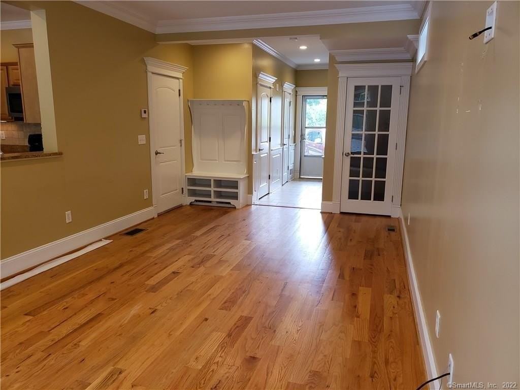 38 Smith Ave - Photo 5 of 20