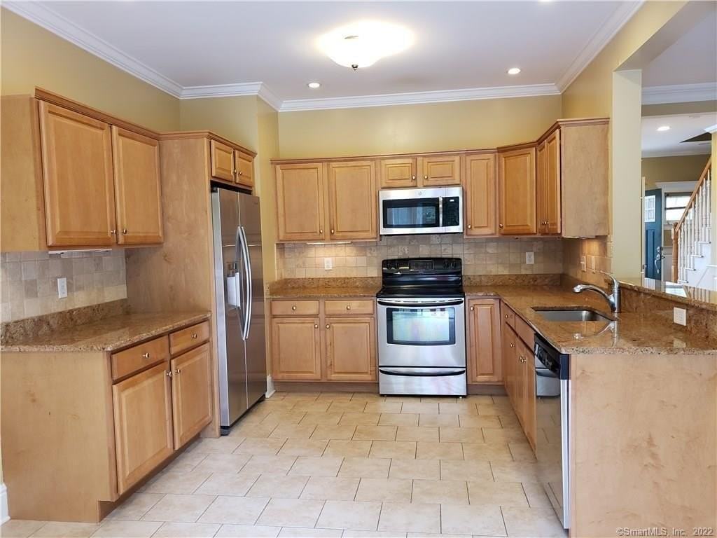 38 Smith Ave - Photo 6 of 20