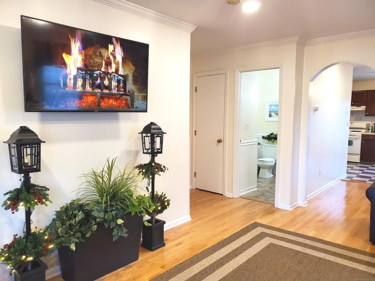 39 Nash Pl #A - Photo 5 of 29