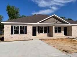 featured image of 446A Oak St