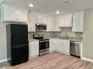 446A Oak St - Photo 3 of 8