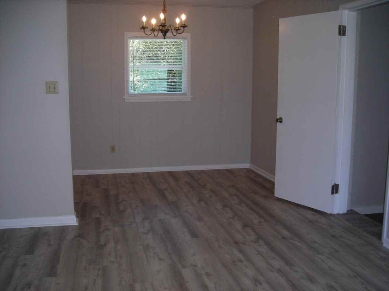 712 Newport Dr - Photo 5 of 31