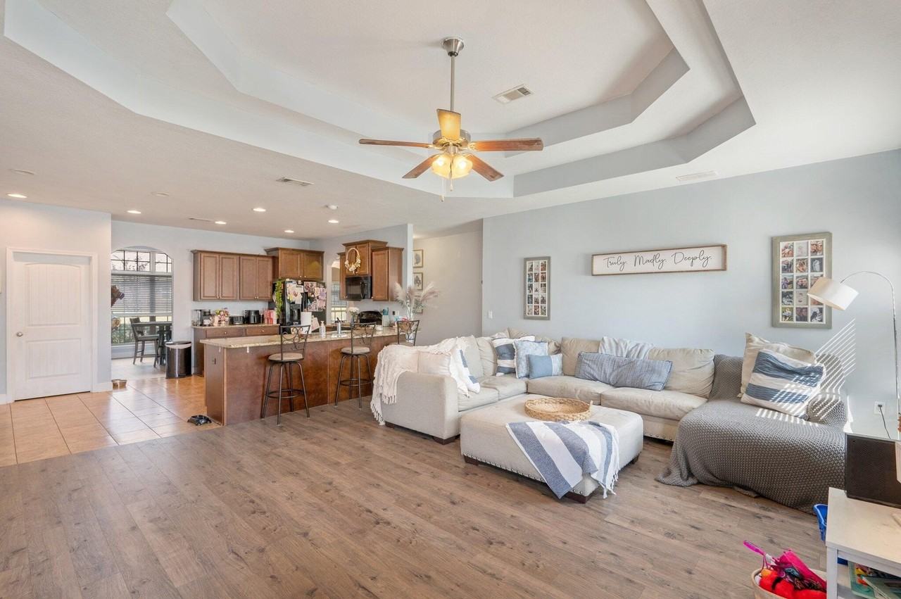 3597 Autumn Woods Dr - Photo 2 of 31