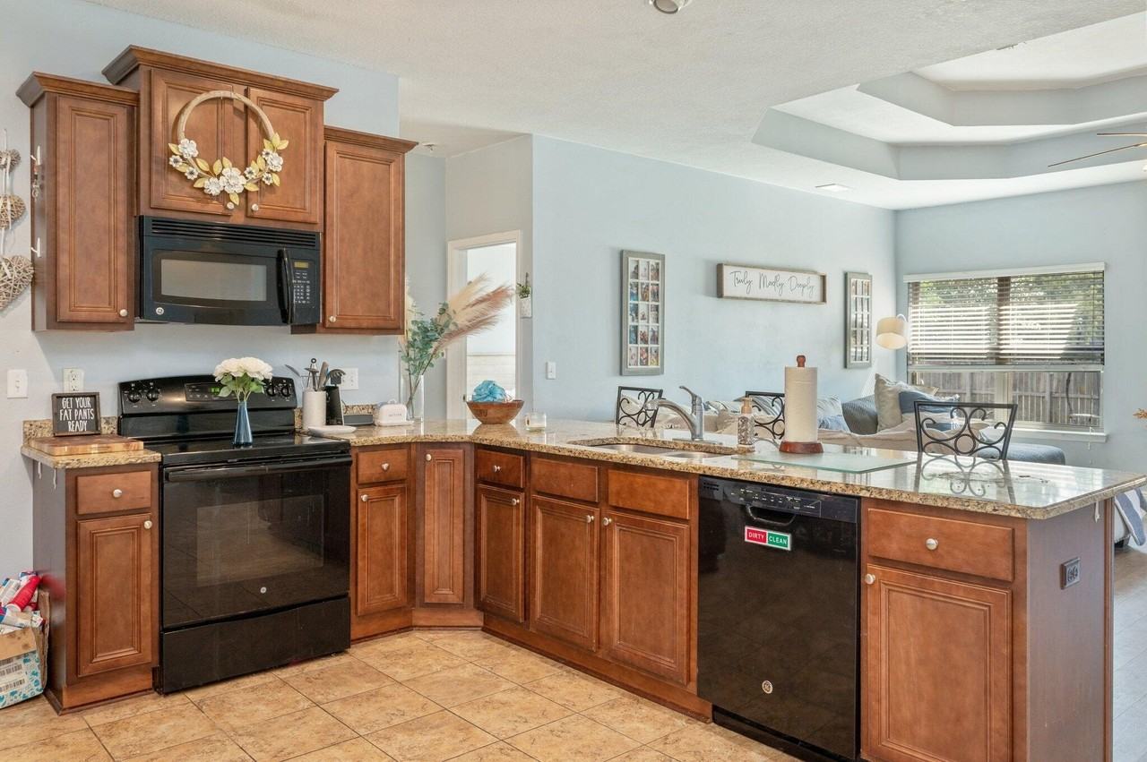 3597 Autumn Woods Dr - Photo 4 of 31