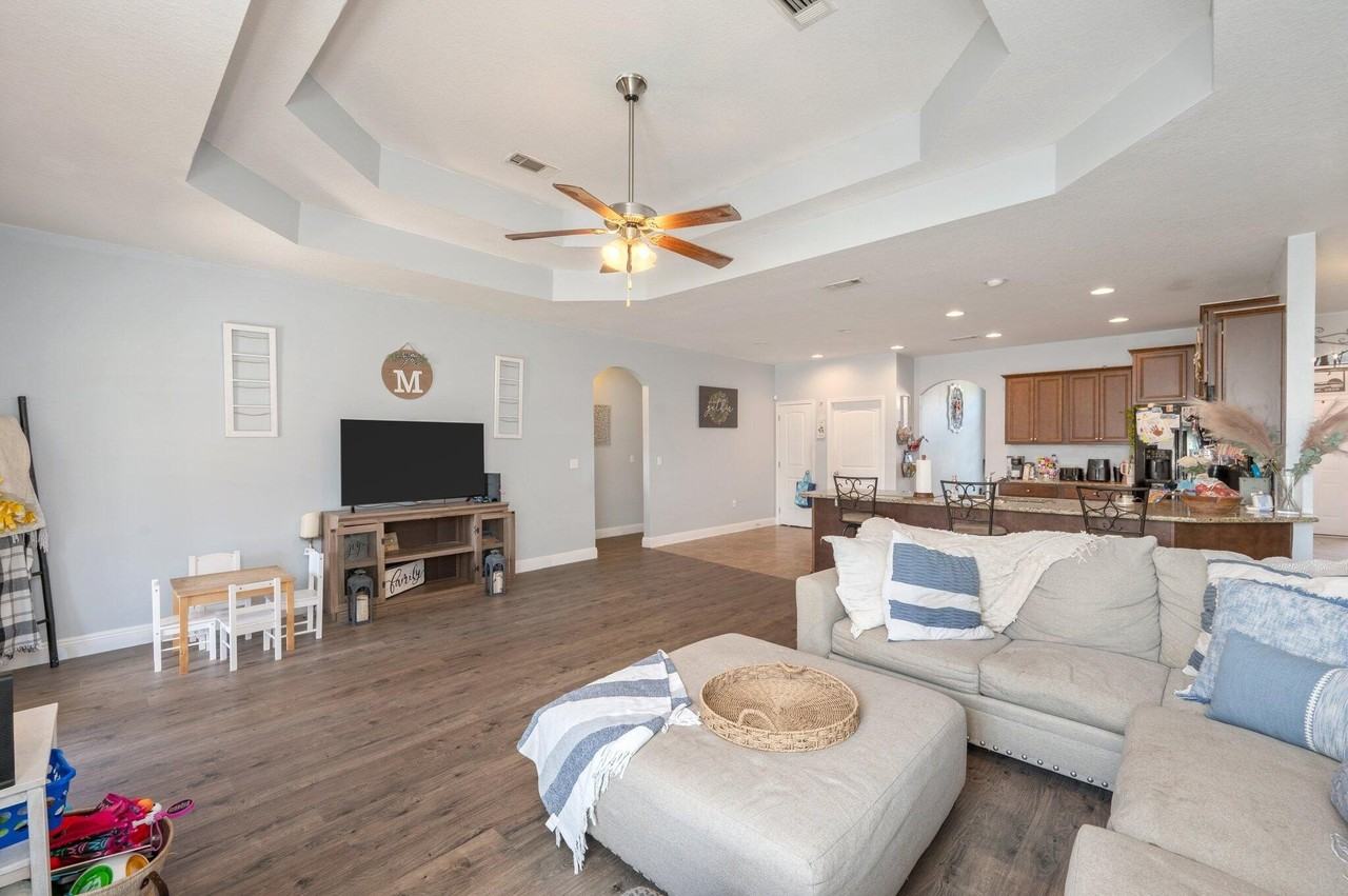 3597 Autumn Woods Dr - Photo 5 of 31