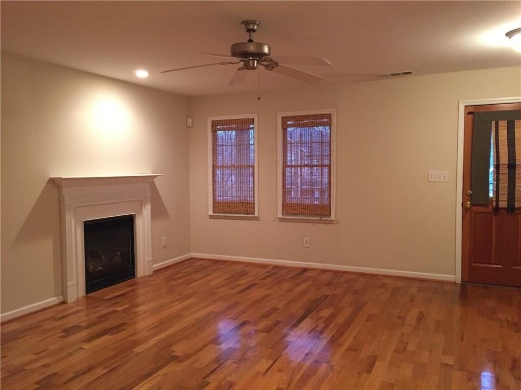 685 Garibaldi St Sw - Photo 2 of 9