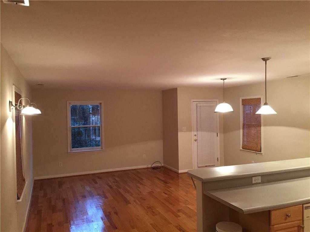 685 Garibaldi St Sw - Photo 3 of 9