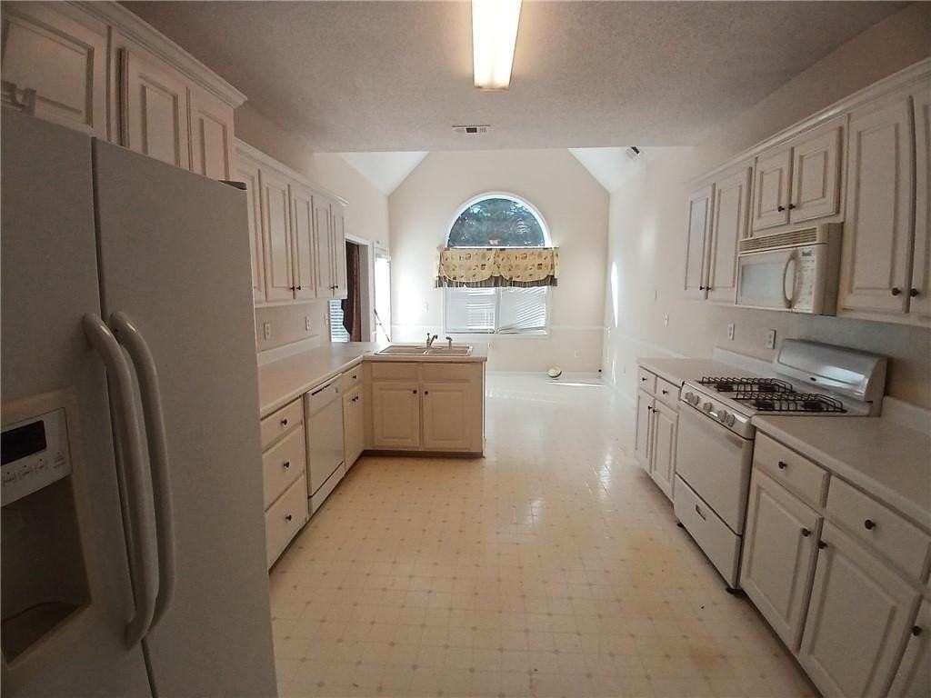 945 Common Oak Pl - Photo 5 of 18