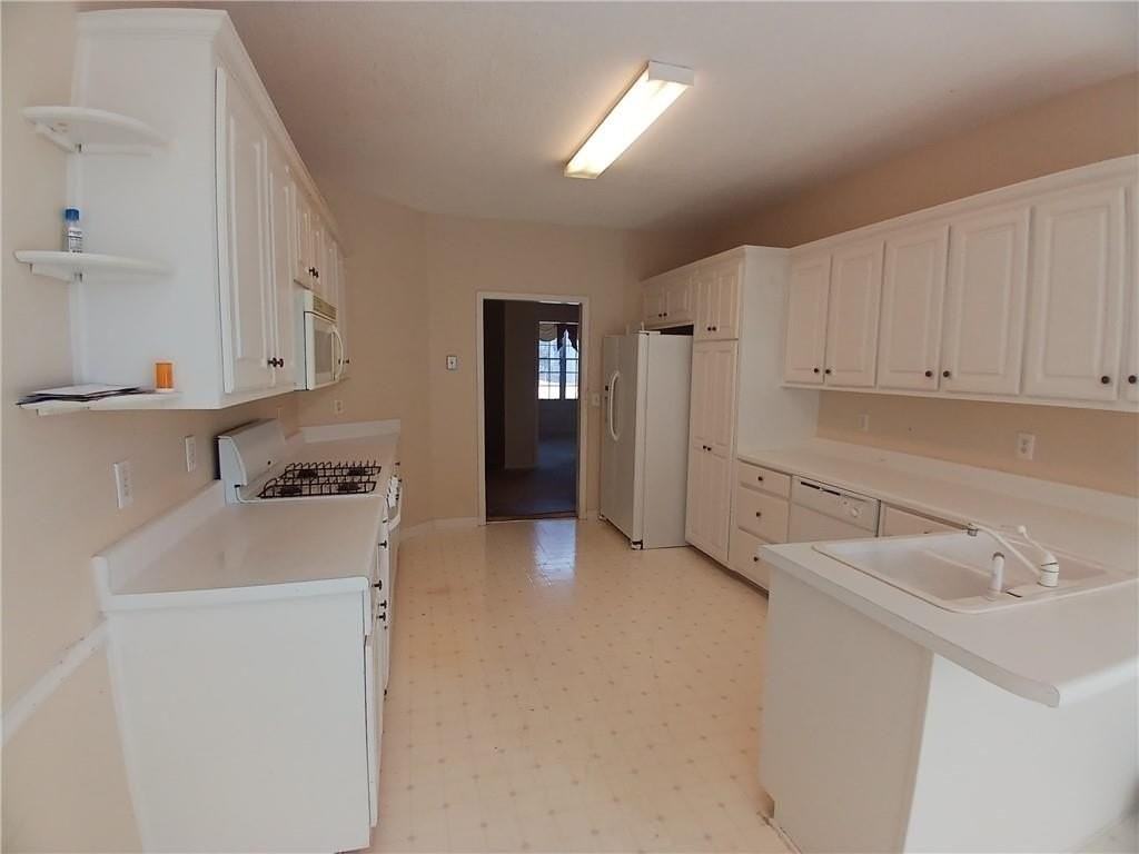 945 Common Oak Pl - Photo 6 of 18