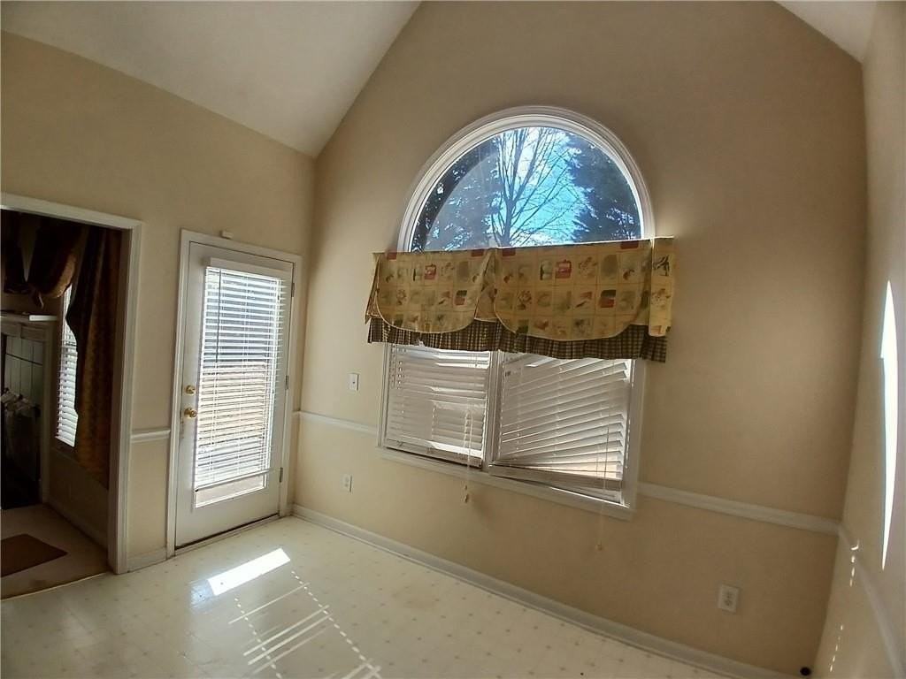 945 Common Oak Pl - Photo 7 of 18