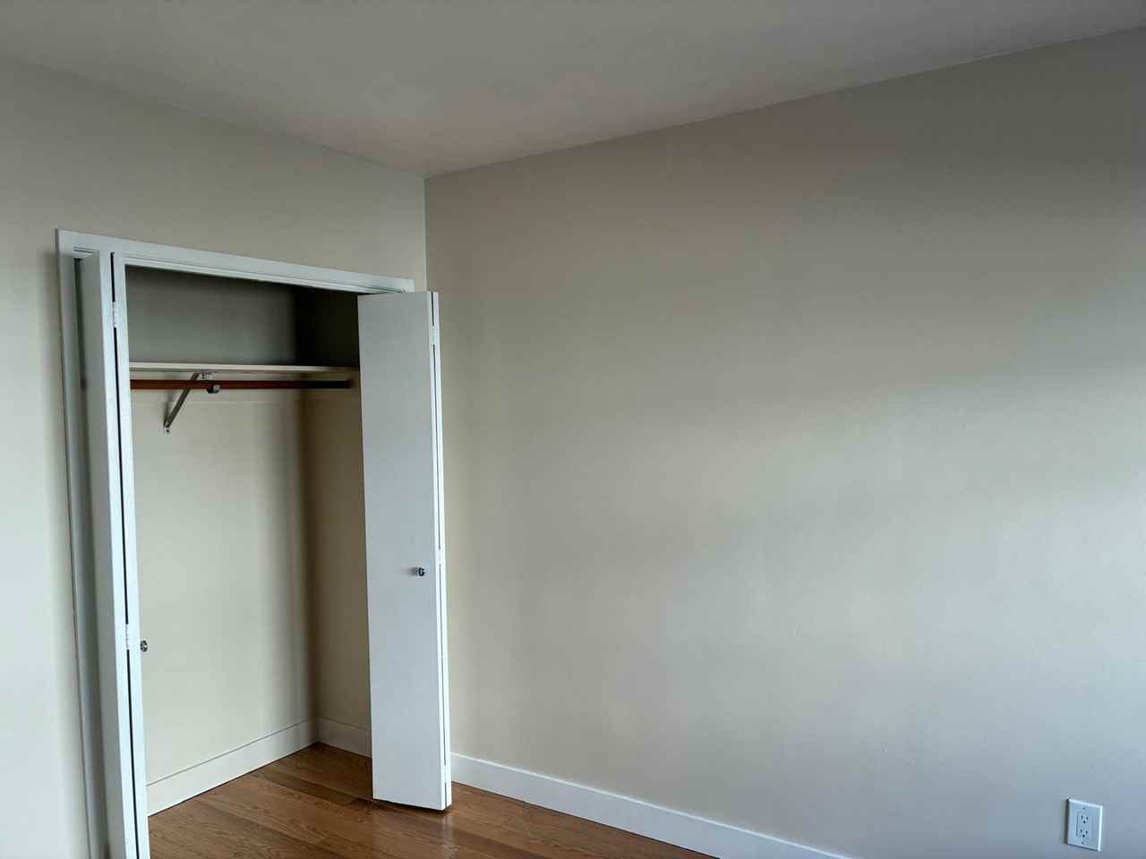 1250 Blackwood Street ##302 - Photo 2 of 7