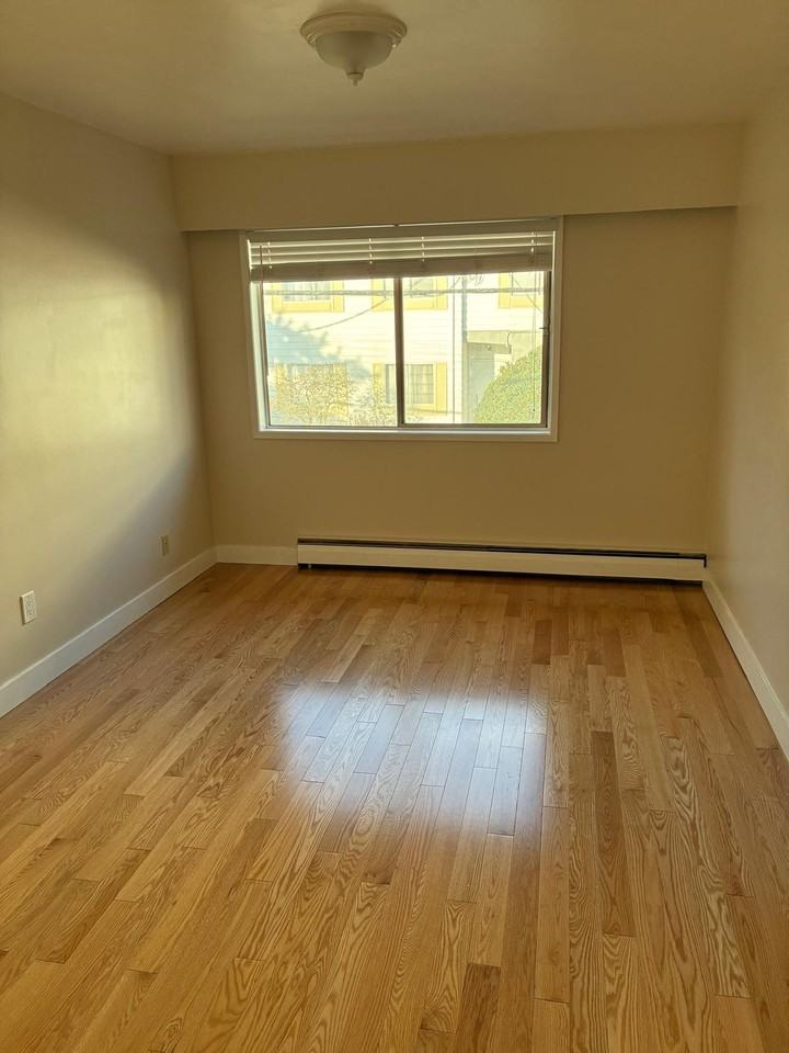 1250 Blackwood Street ##302 - Photo 4 of 7