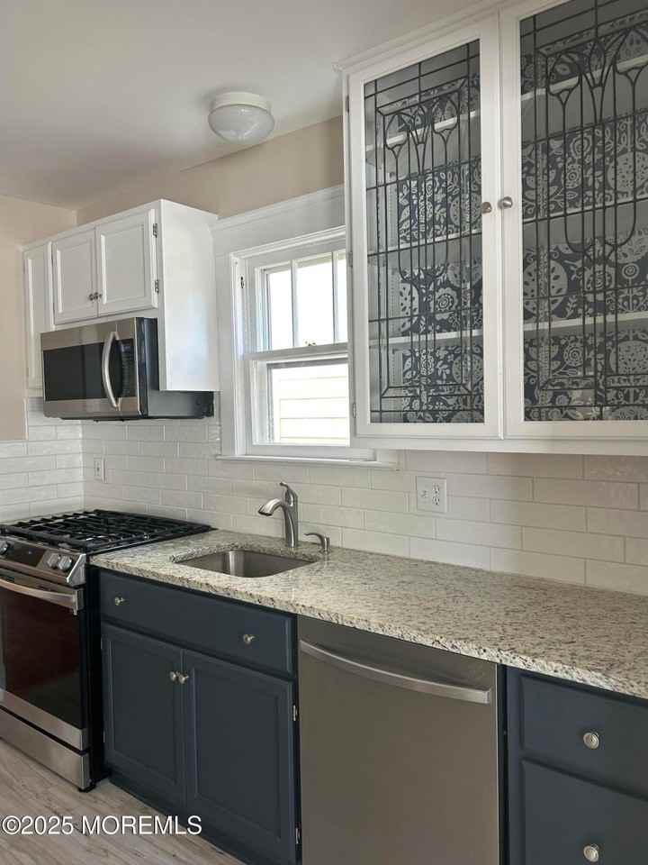 435 Norwood Ave - Photo 7 of 39