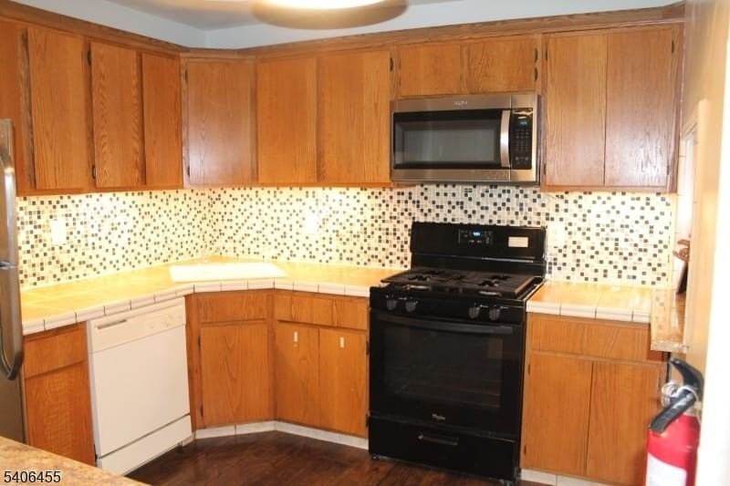 55 Crabapple Ln #55 - Photo 3 of 24