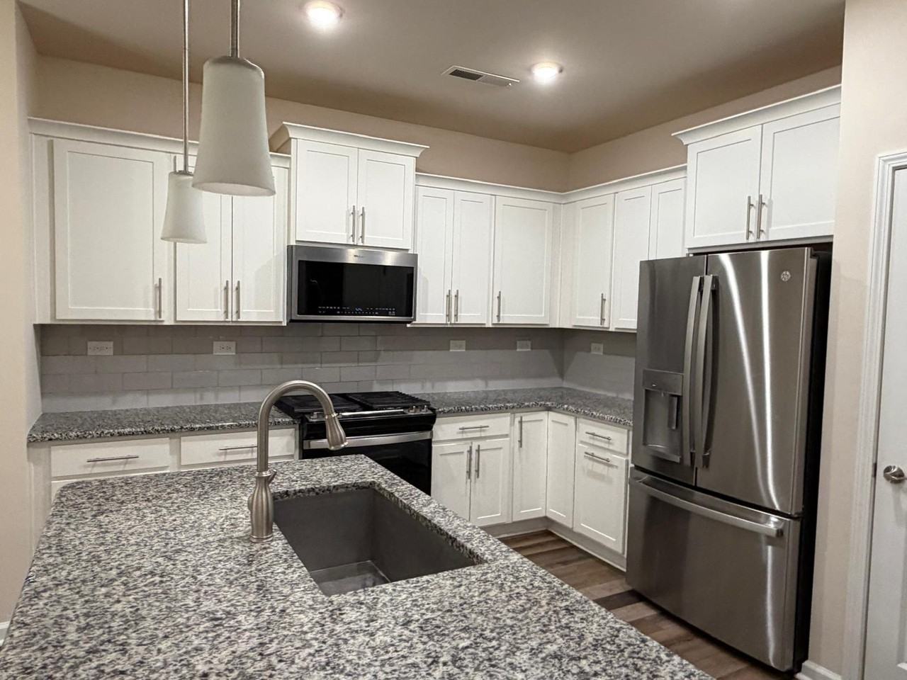 1008 Citadel Ave #1 - Photo 7 of 29