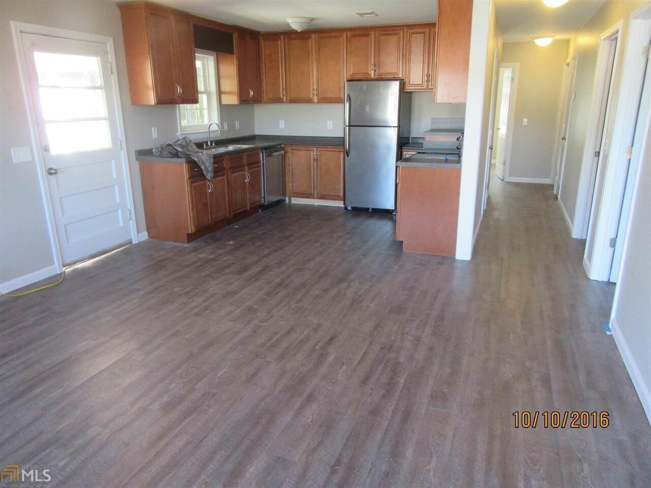 222 S Mulberry St - Photo 2 of 7