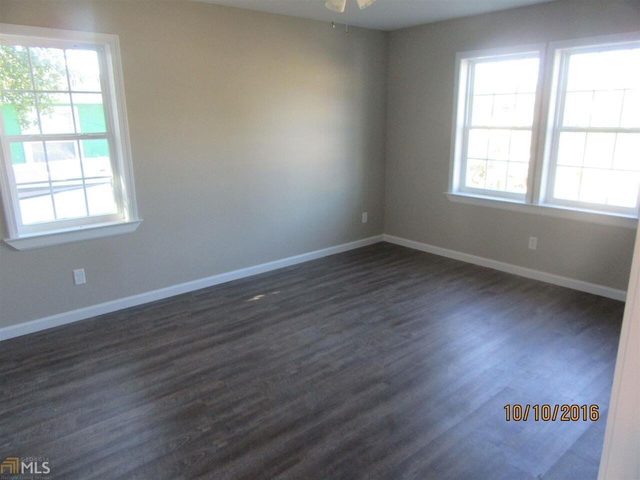 222 S Mulberry St - Photo 3 of 7