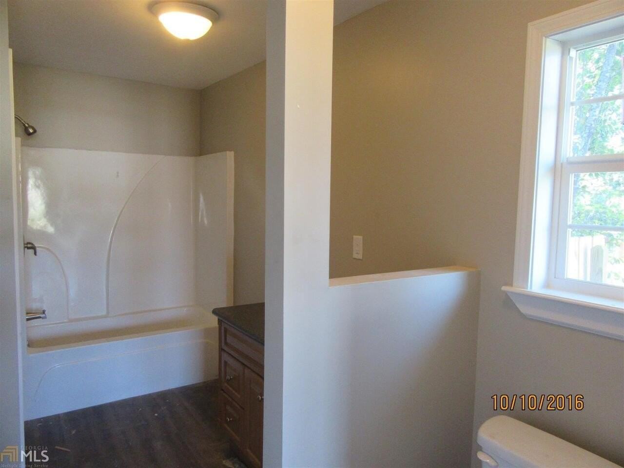 222 S Mulberry St - Photo 4 of 7