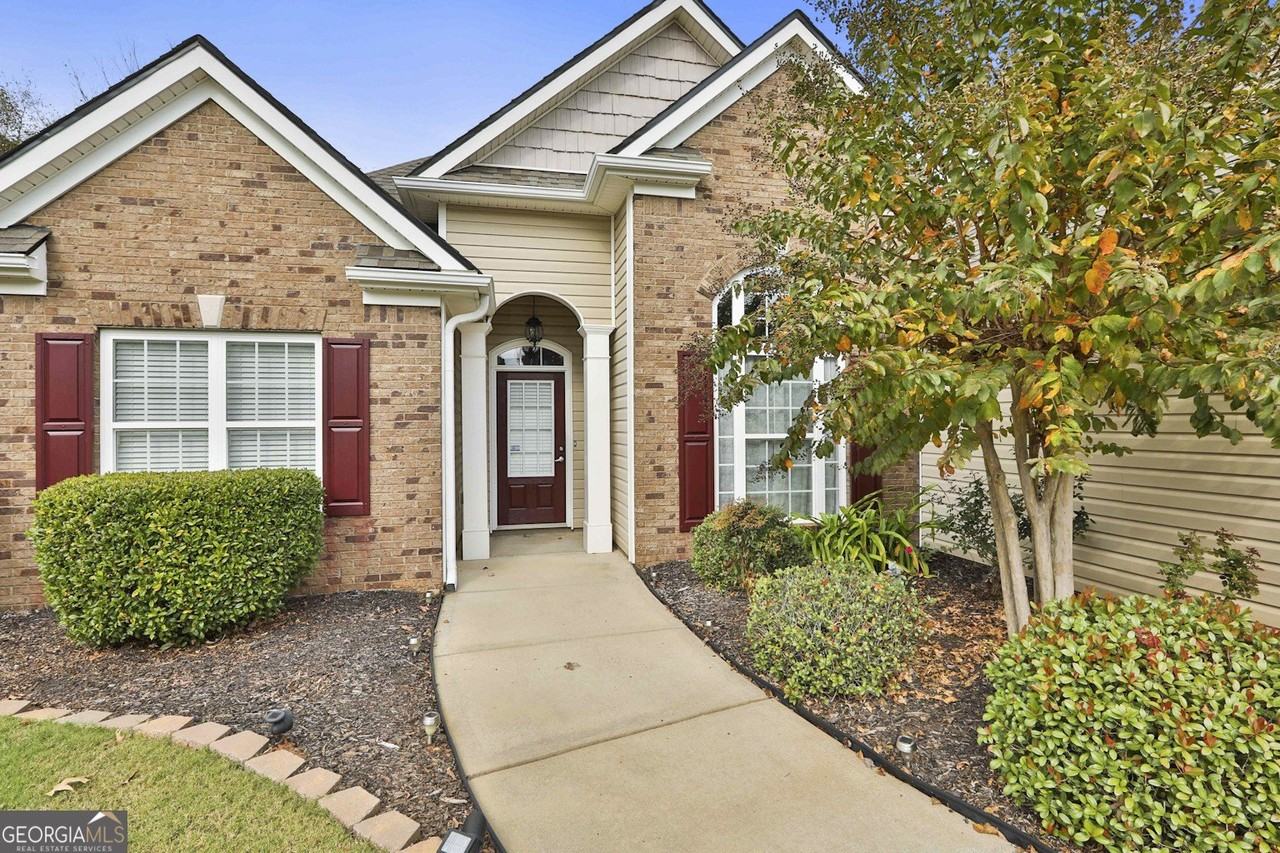 227 Village Park Dr - Photo 3 of 31