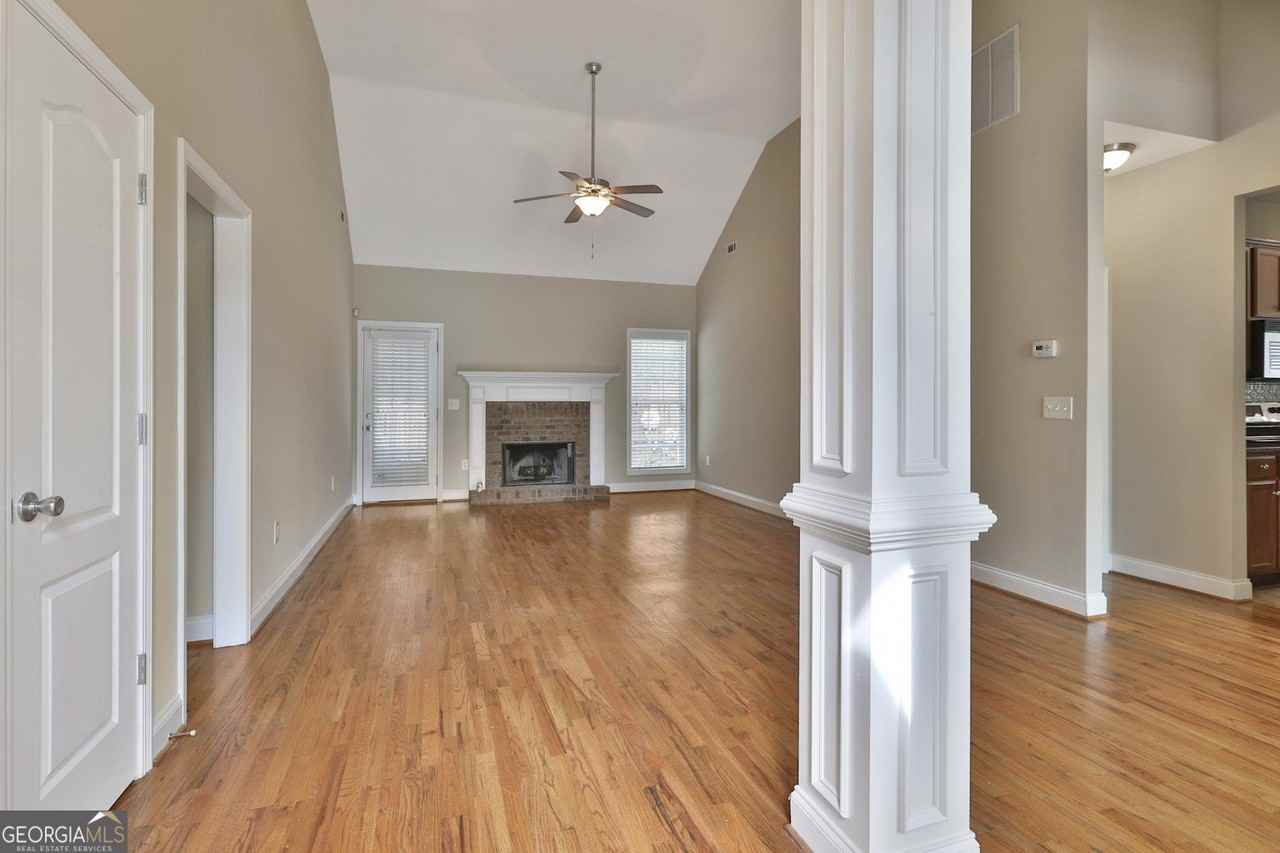 227 Village Park Dr - Photo 4 of 31