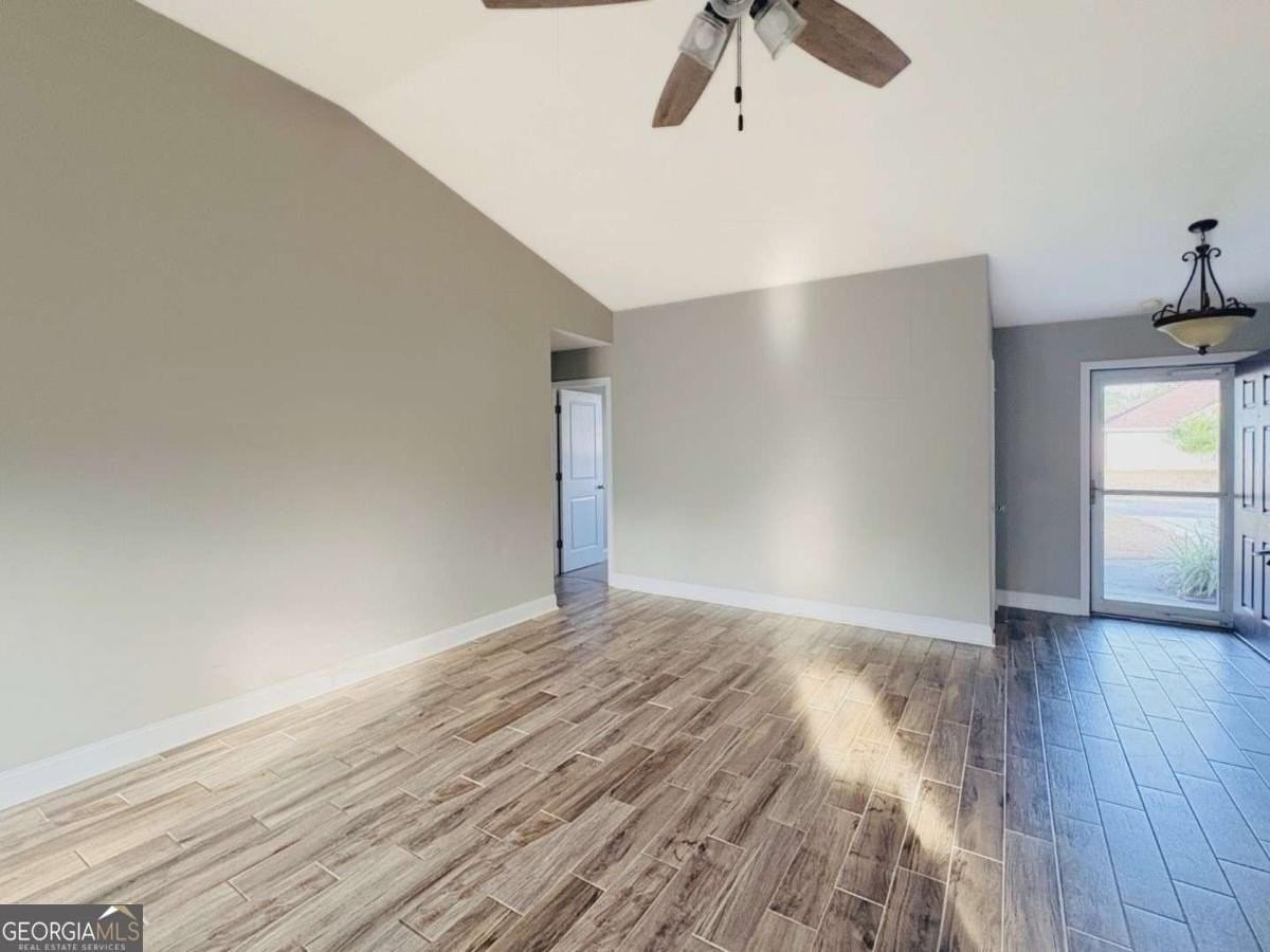 108 Honeysuckle Rd - Photo 4 of 35