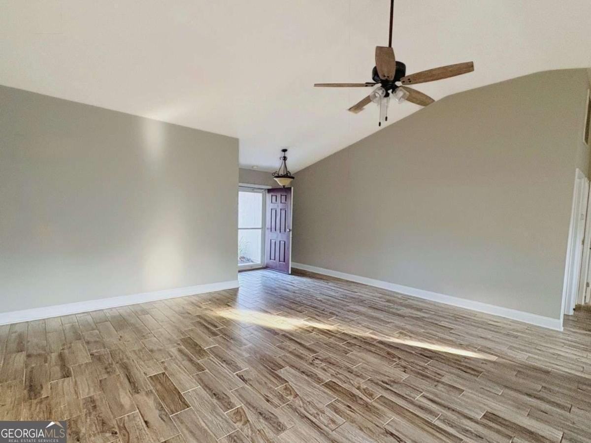 108 Honeysuckle Rd - Photo 5 of 35