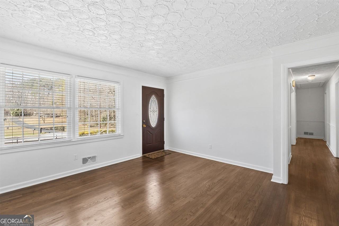 4205 S Hurt Rd Sw - Photo 5 of 36