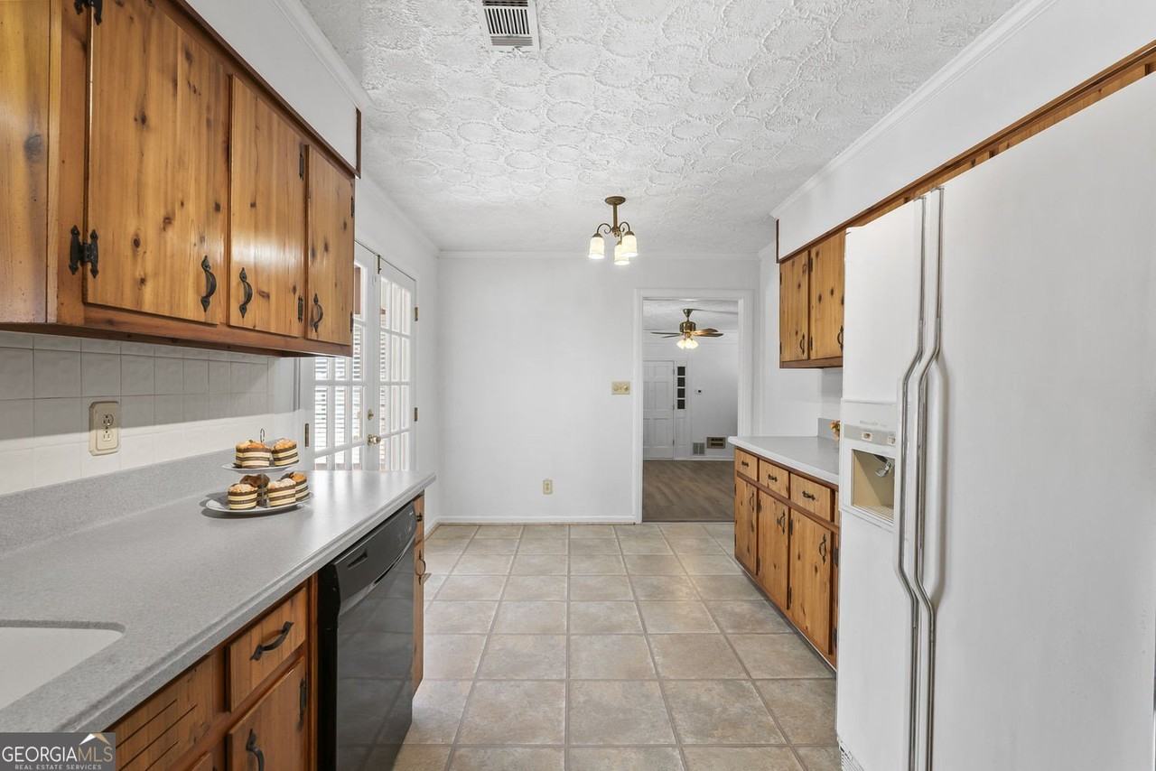 4205 S Hurt Rd Sw - Photo 7 of 36