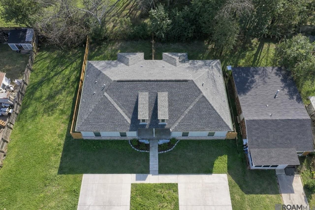 343 W Johnson St #343 - Photo 2 of 14