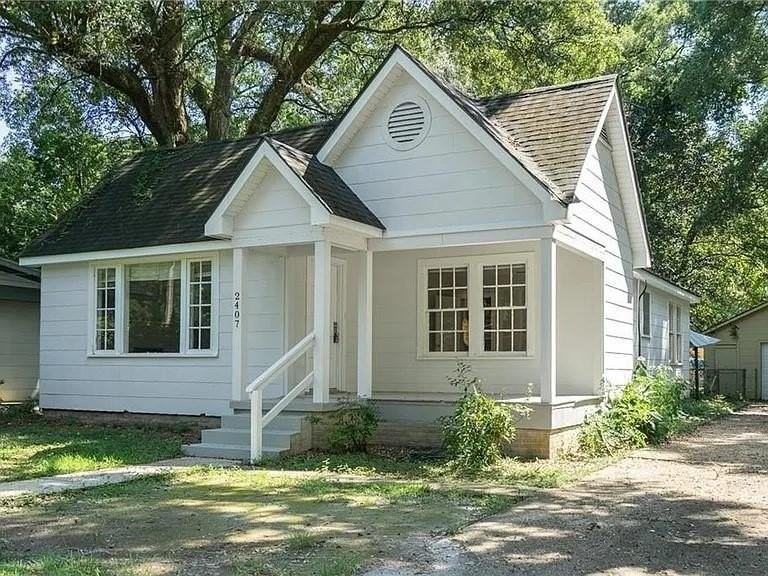 2407 Juanita St - Photo 2 of 14