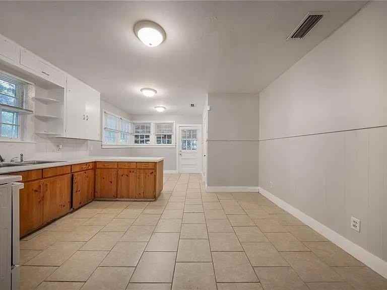 2407 Juanita St - Photo 5 of 14