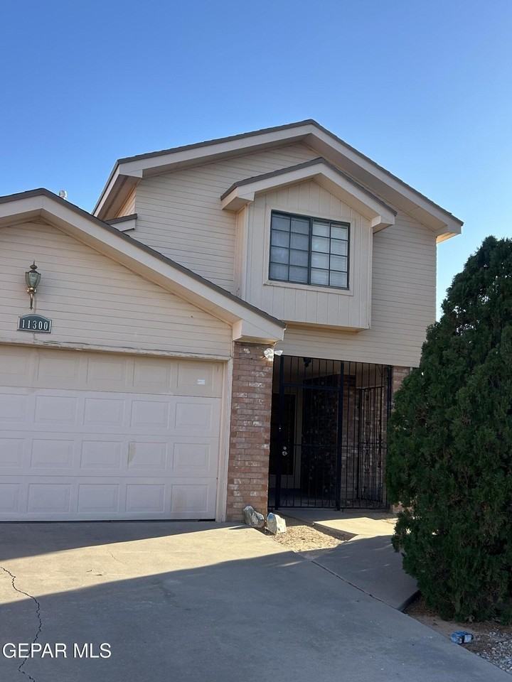 11300 Lake Nasser Dr - Photo 2 of 17