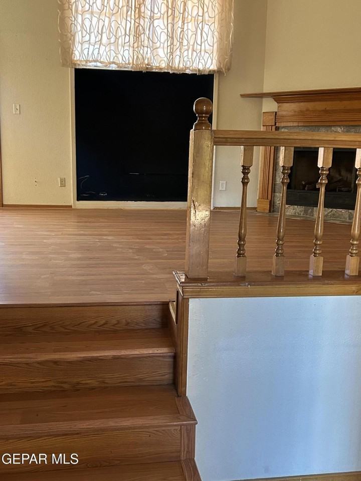 11300 Lake Nasser Dr - Photo 4 of 17