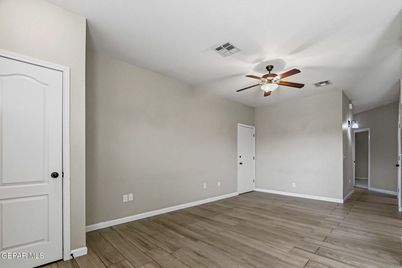 14269 Escalera Dr - Photo 4 of 32