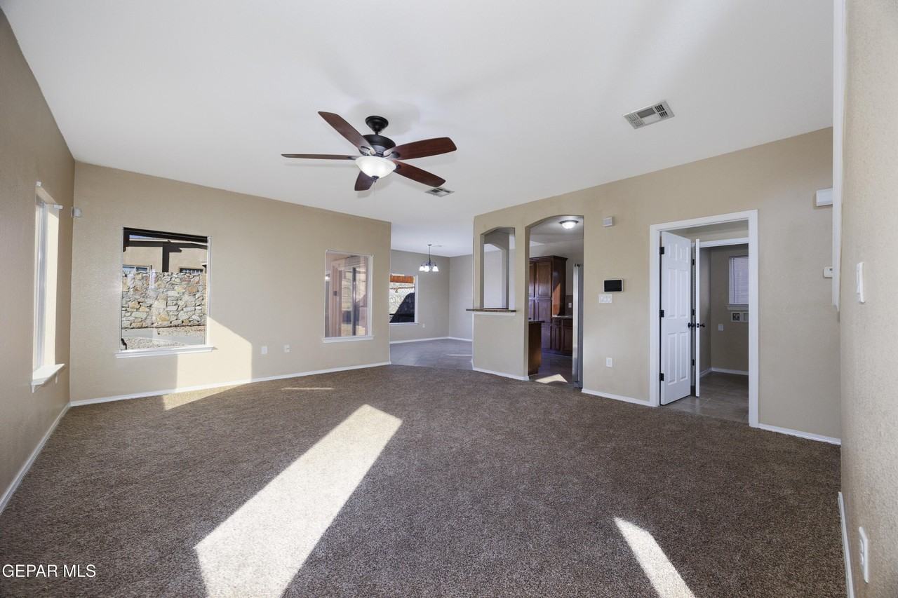 11313 Cattle Ranch St - Photo 3 of 16