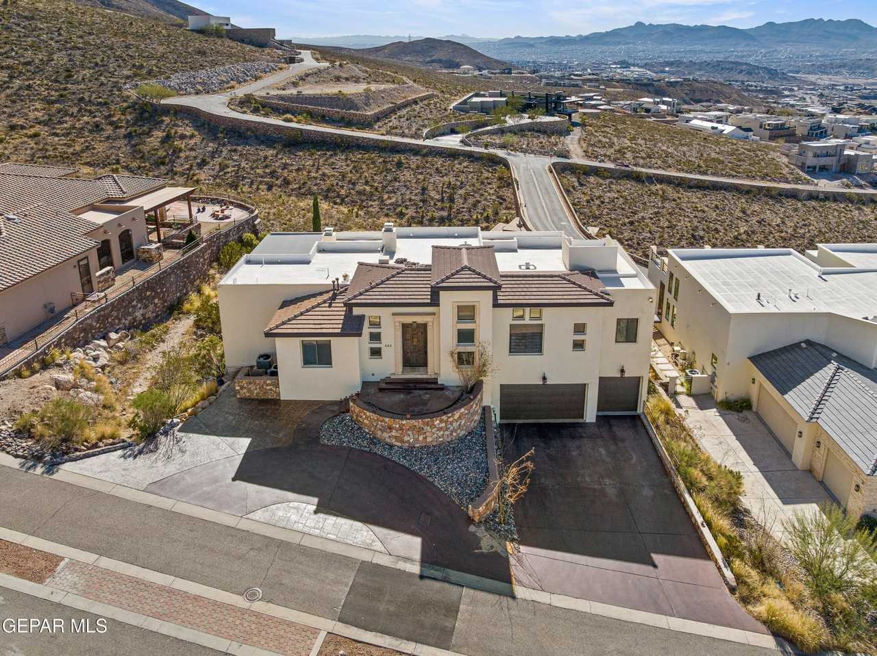 444 San Clemente - Photo 2 of 50