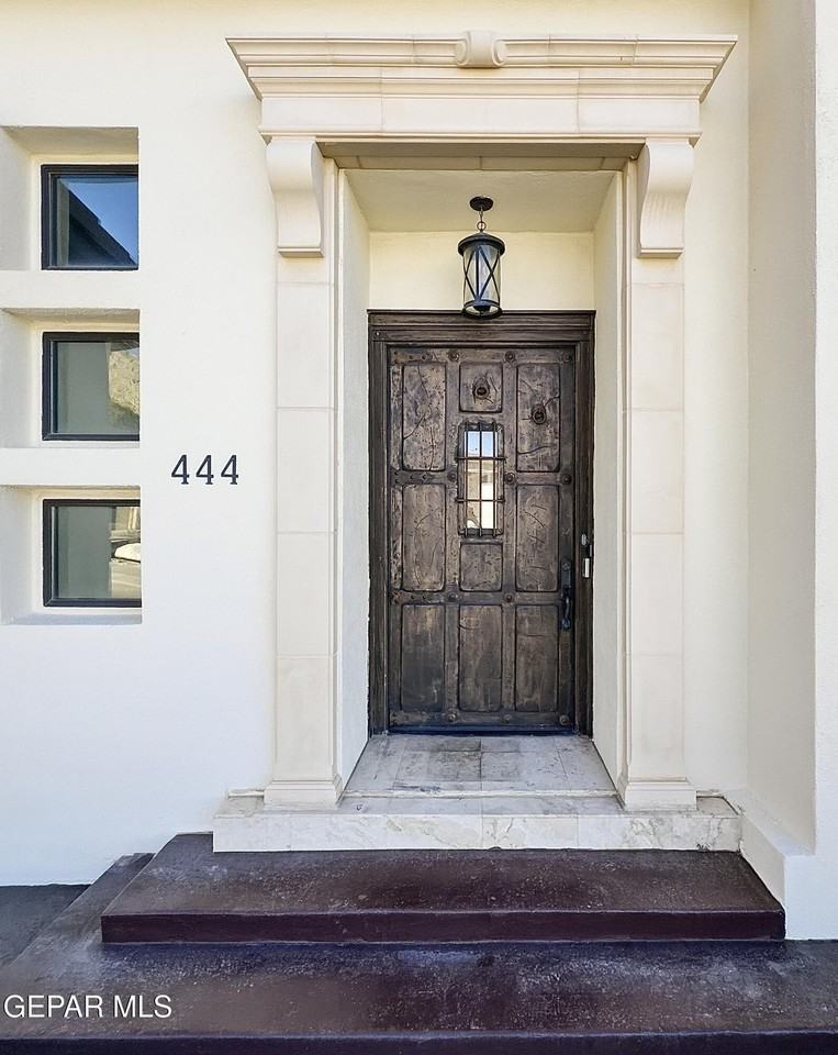 444 San Clemente - Photo 4 of 50