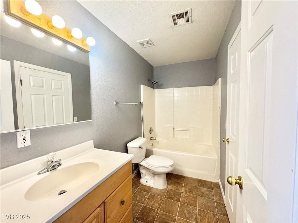 1030 Marne Ct #B - Photo 7 of 15