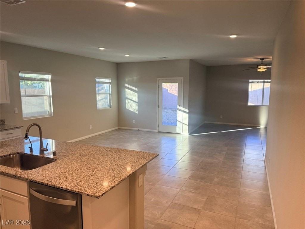 7911 Pearly Ct - Photo 5 of 38