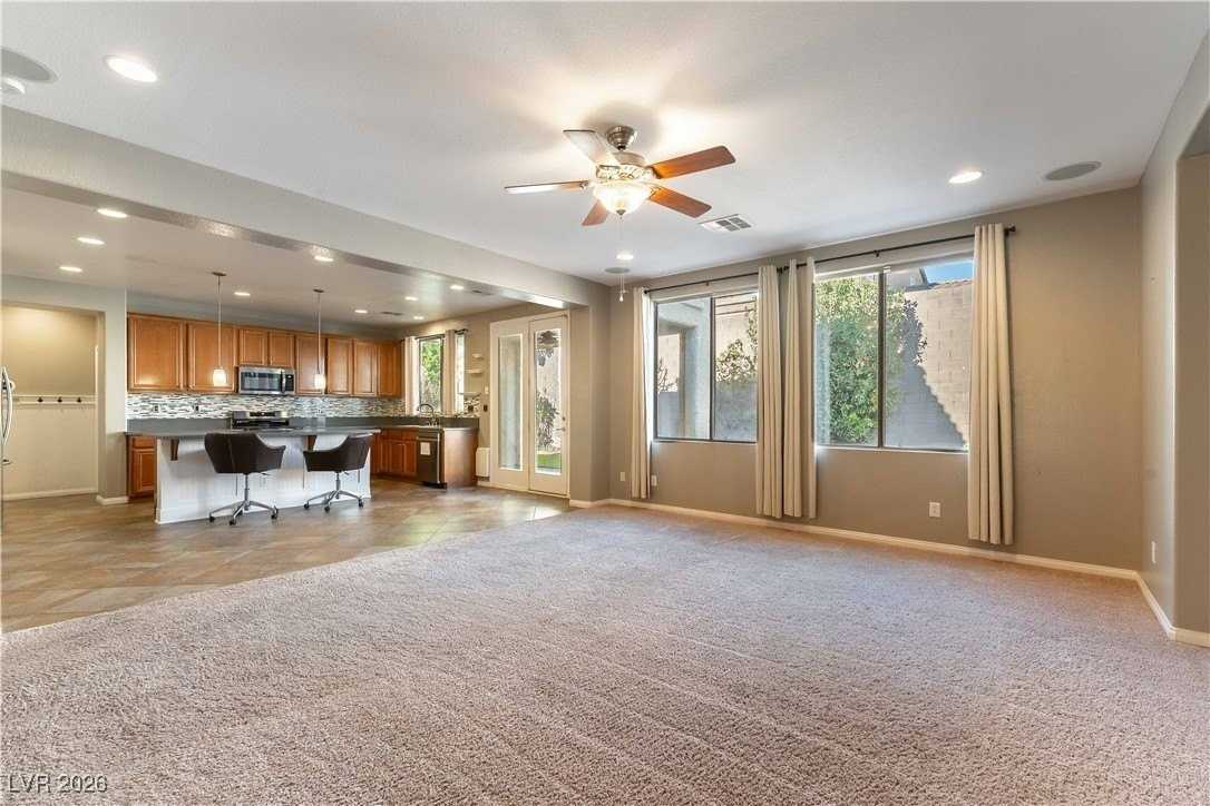 9428 Teton Ridge Ave - Photo 6 of 25