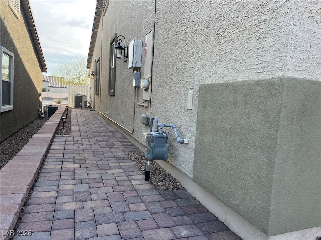 2741 Crystal Blue St - Photo 2 of 44