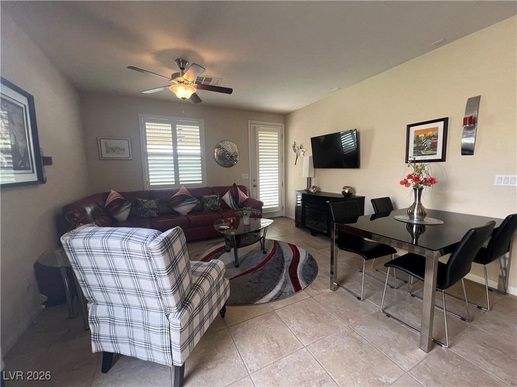 2741 Crystal Blue St - Photo 5 of 44