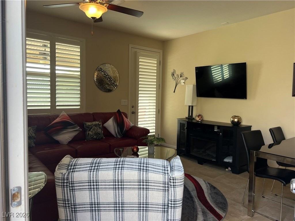 2741 Crystal Blue St - Photo 6 of 44