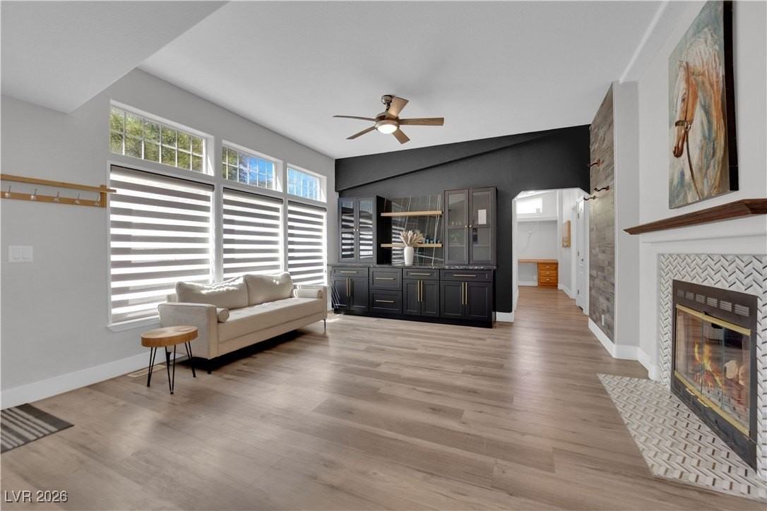 6425 W Quail Ave - Photo 2 of 50