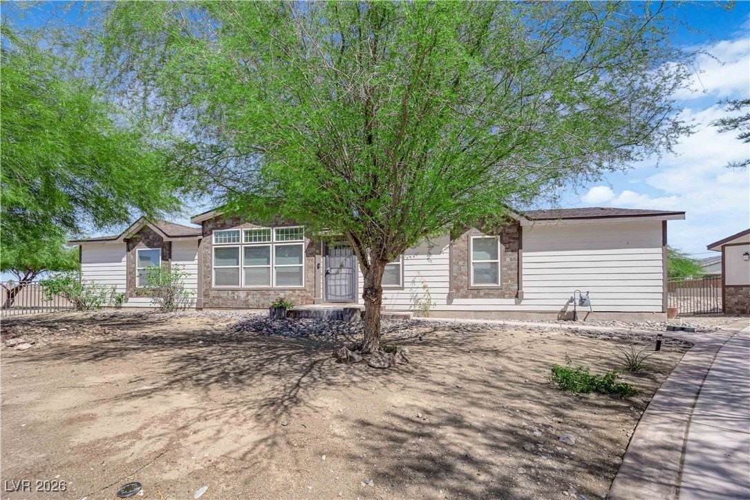 6425 W Quail Ave - Photo 6 of 50