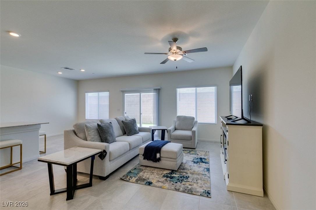 7107 Alabaster Peak St - Photo 4 of 41