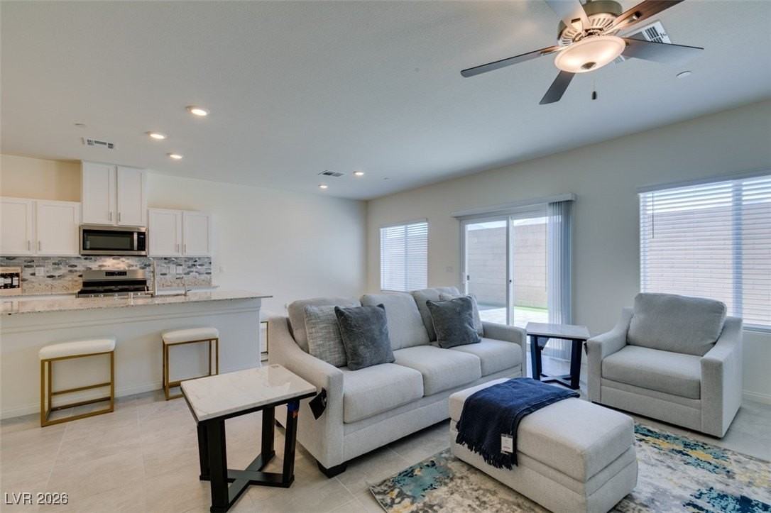 7107 Alabaster Peak St - Photo 5 of 41