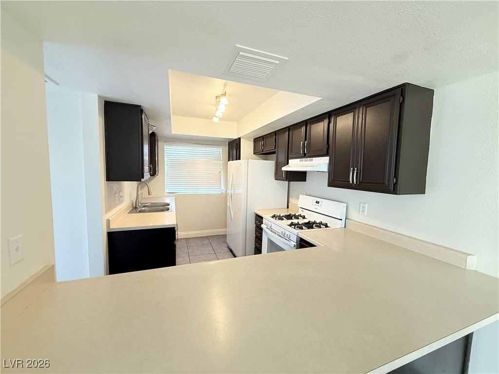 764 Lawrence Dr - Photo 2 of 27