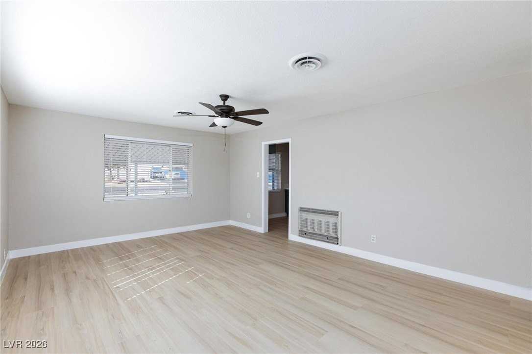 1300 E Nelson Ave - Photo 6 of 34