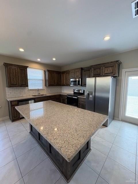 1404 E Sonador Dr S - Photo 4 of 17